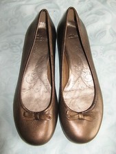 Clarks metallic bronze leather 'Cocoa Creme' pumps in size 6.5. NEW