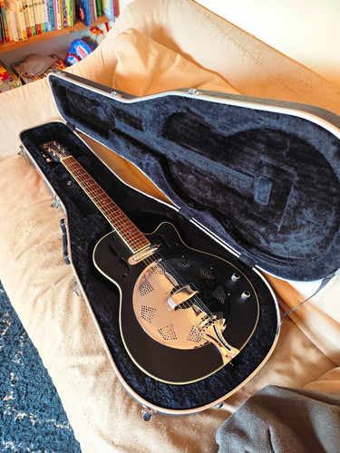 Single cone acoustic resonator - single-cone,