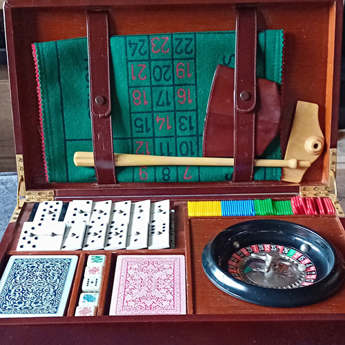 Wooden case casino roulette - case,