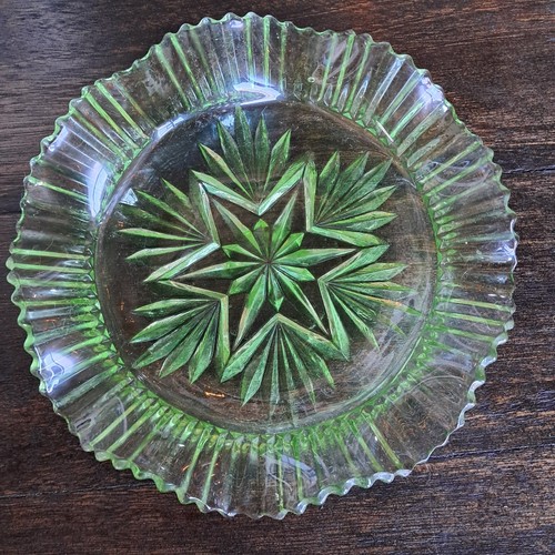 Green pressed glass wavey - green,