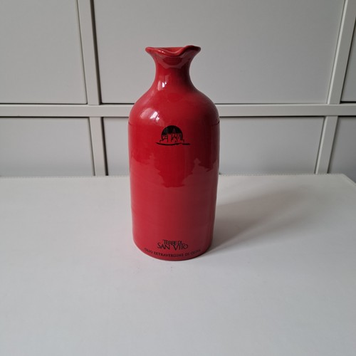 Empty oil dispenser with spout - empty,