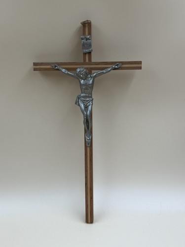 Beautiful vintage crucifix - beautiful,