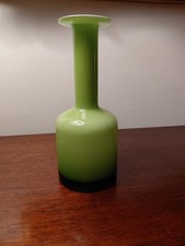 VINTAGE SCANDINAVIAN LIME GREEN CASED GLASS FLOWER VASE.