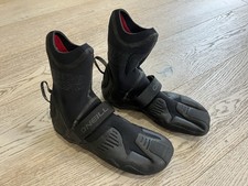 O’Neil Psycho Tech 5mm Booties Round Toe - Size 8 - Nearly New