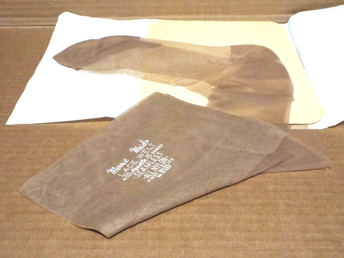 Pair vintage merrie - 1, of