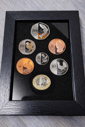 Decimal coin display - uk, frame
