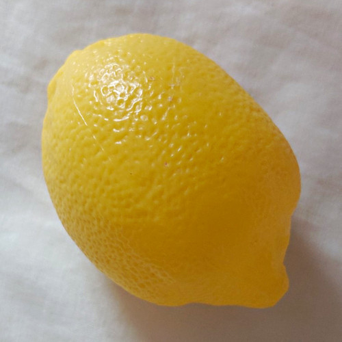 Plastic lemon small and very - small,