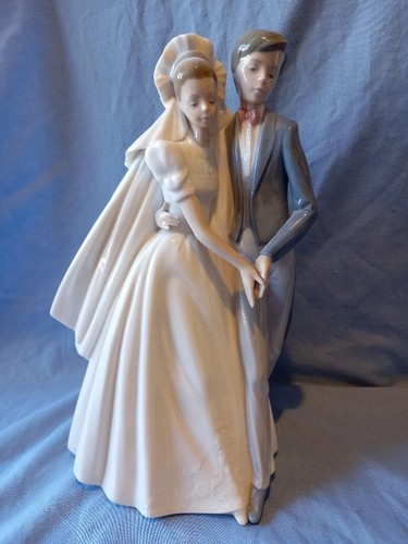 Vintage 1996 nao - by, lladro
