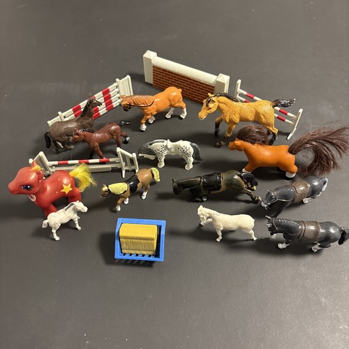 18pc assorted horse playset - 18pc,