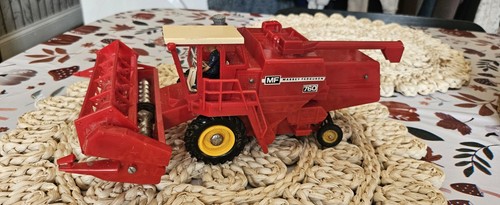 Britains farm massey ferguson - massey,