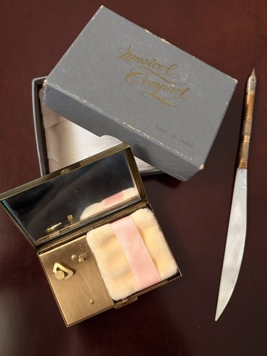 1960 vintage musical compact - 1960's,