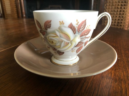 Queen anne pink roses bone - queen,