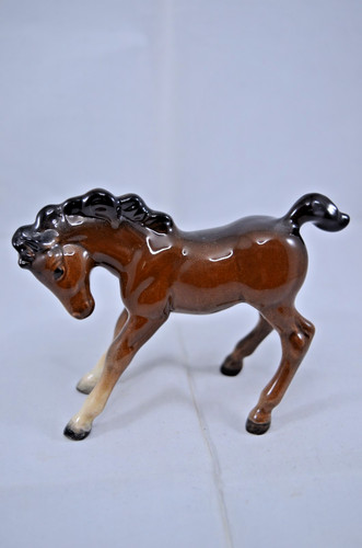 Beswick brown foal - brown,