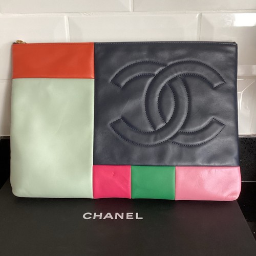 Chanel large case - o,