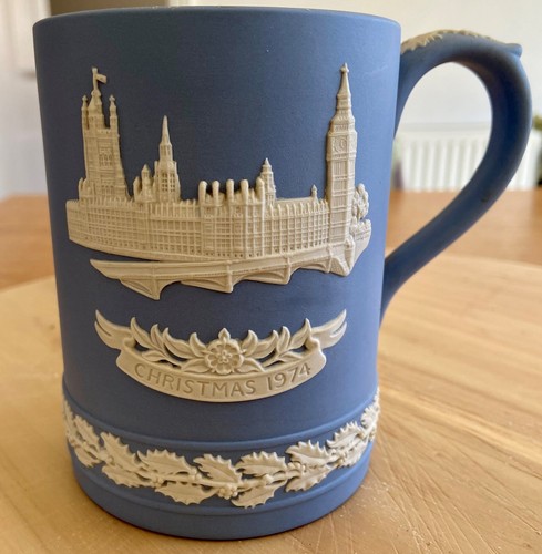 Wedgwood christmas mug 1974 - christmas,