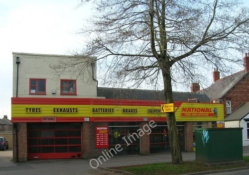 Photo 6x4 tyre fitters - photo,