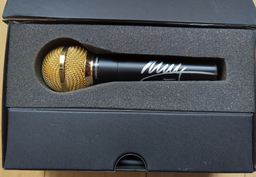 Neil young signed vmw adm - neil,