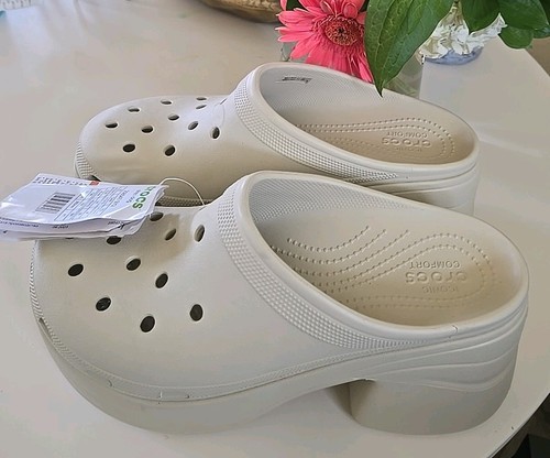 Nwt crocs siren - nwt,