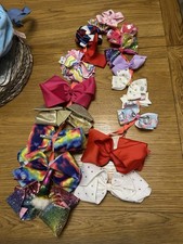 18 Hair bows Slides Clips Some