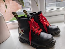 Dr Martens X Hello Kitty Boots Toddler Size 7 In Good Condition Limited Edition