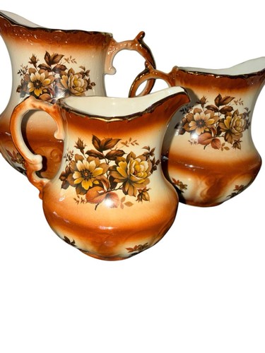 Vintage set jugs - set,