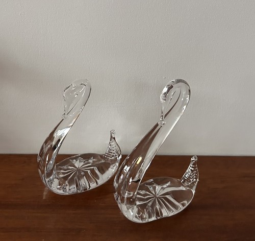 Glass swans one tutbury - glass,
