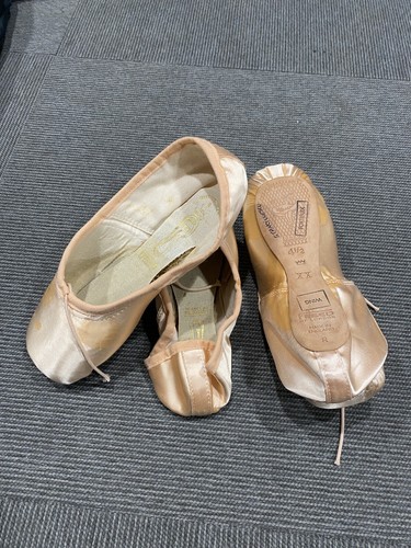Customised pointe shoes - ,