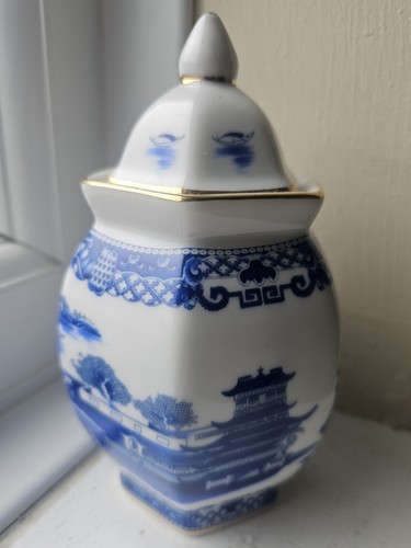 Porcelain exclusively - exclusively, by
