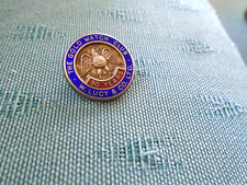 THE GOLD WATCH CLUB 30 YEARS SERVICE ENGRAVED HALLMARKED SILVER BADGE BURROWS