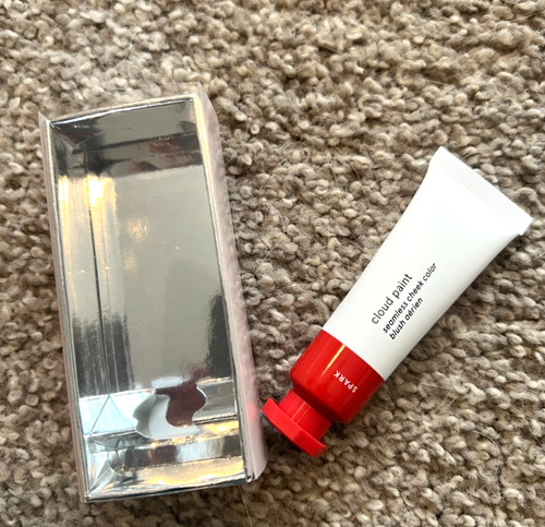 New box glossier cloud - glossier,