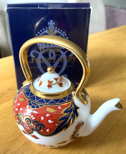 Boxed royal crown derby - royal, imari