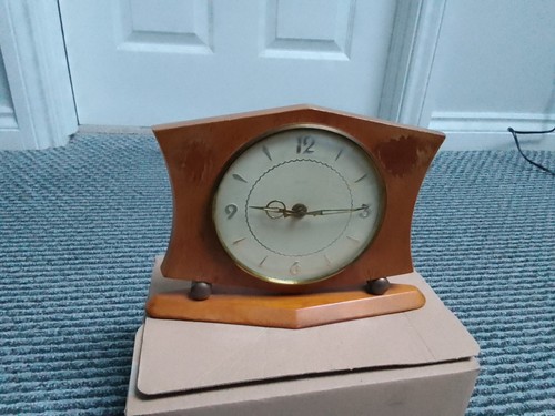 Vintage smiths mantle - smiths,