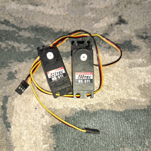 Tec 311 servo x 2 - x,