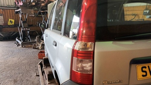 Fiat panda active rear tail - active,