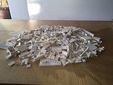 LEGO 1 Kg (1124grams) Bundle Of Various WHITE, Bricks Parts & Pieces