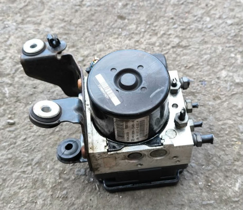 Volvo xc70 abs pump - xc70, ii
