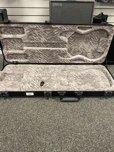 Used fender deluxe - fender, molded