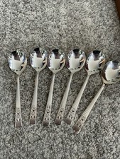6 Lovely Quality Vintage Community Silver Plate Hampton Court Fruit / Soup Spoon