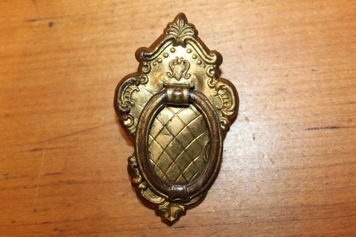 Antique gold shield - gold, drop
