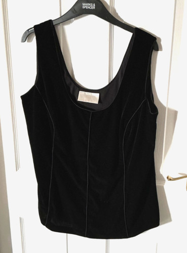Black velvet top size ann - size,