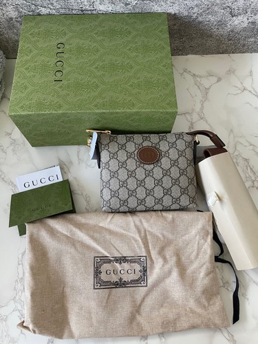 New authentic gucci - new,
