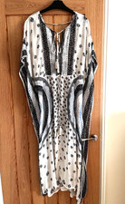 Monsoon Ivory & Black Flower &