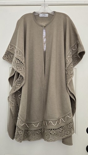 Oxford 1964 shawl women one - 1964,