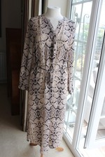 Jacqueline de Yong Silky beige black Shirt Waist Dress size 10 long sleeve belt