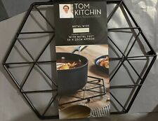 Metal Trivet Black Hexagonal Flat Trivet Feet Stand Hot Pots/Pans  30 X 23 cm