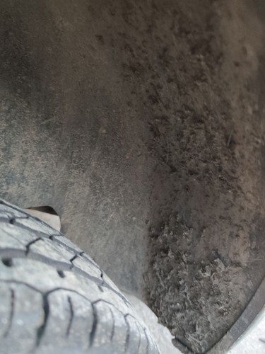 Left rear wheel - left,