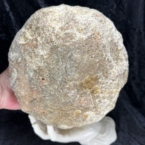 Unopened geode quartz - unopened,