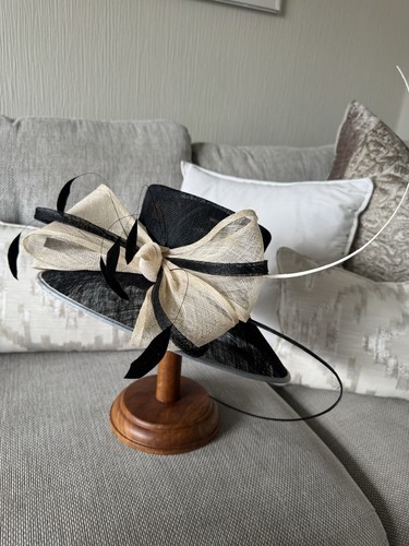 Hat box black and beige - hat,