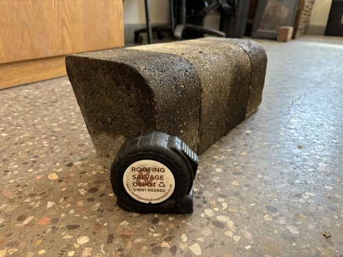 Rombus shaped batch 300 - rombus,