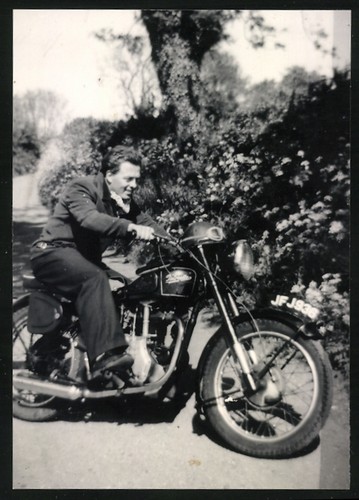 Photography velocette - a,